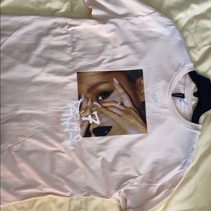 Ariana grande 7 rings H&M shirt